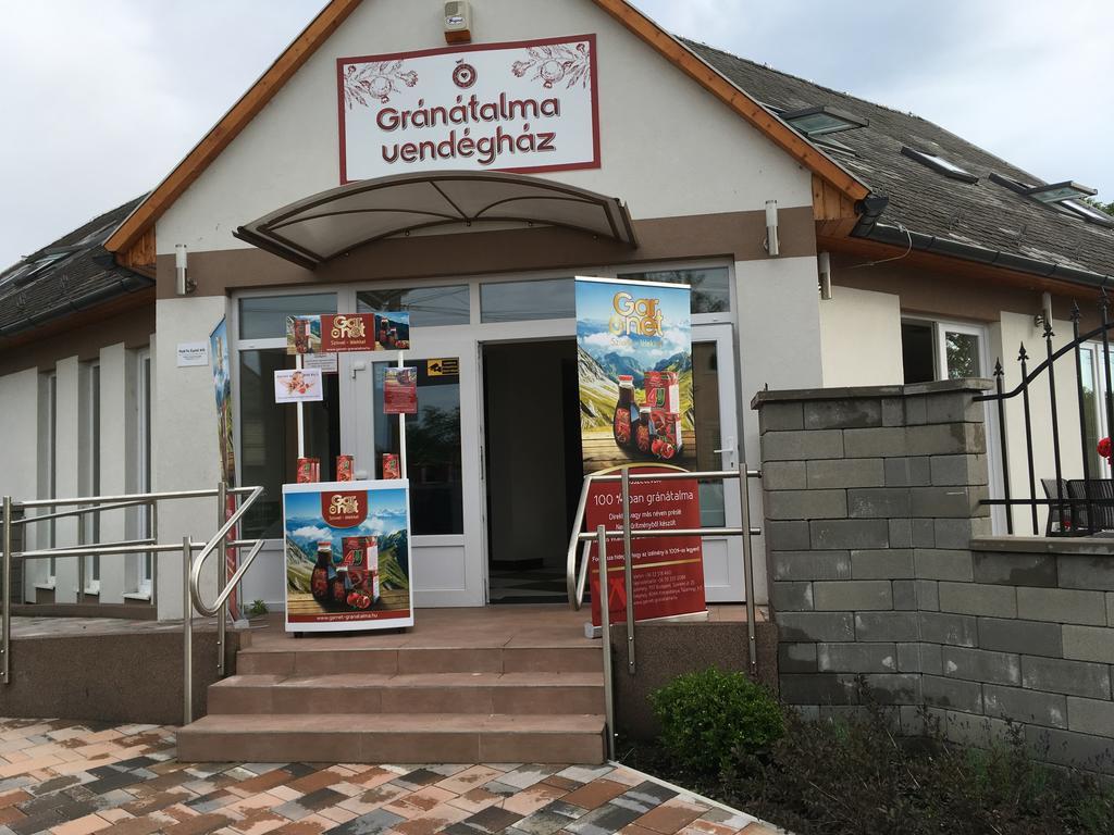 Granatalma Vendeghaz Hotel Fehérvárcsurgó Екстериор снимка